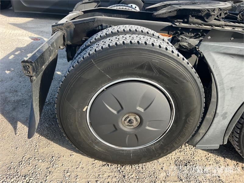 Freightliner Cascadia 126 6x4 T/A Sleeper Truck Tractor Vilcēji
