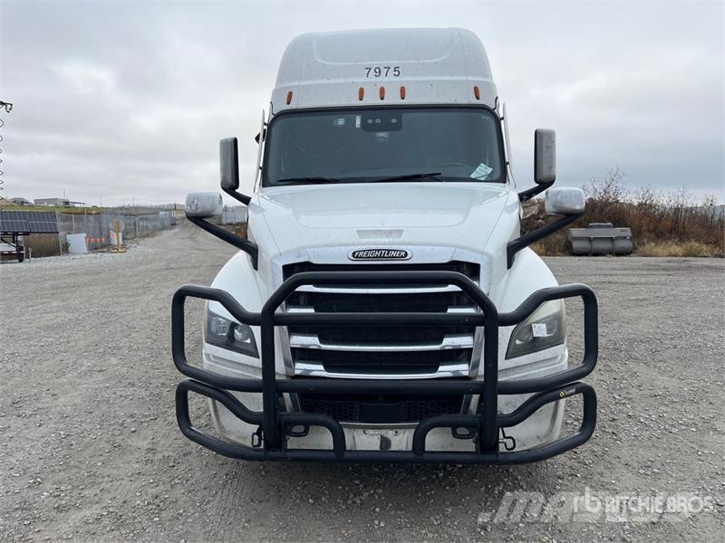 Freightliner Cascadia 126 T/A Sleeper Truck Tractor Vilcēji