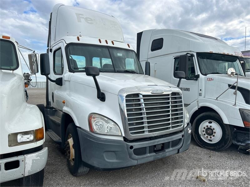 Freightliner Cascadia 125 Tractor Units