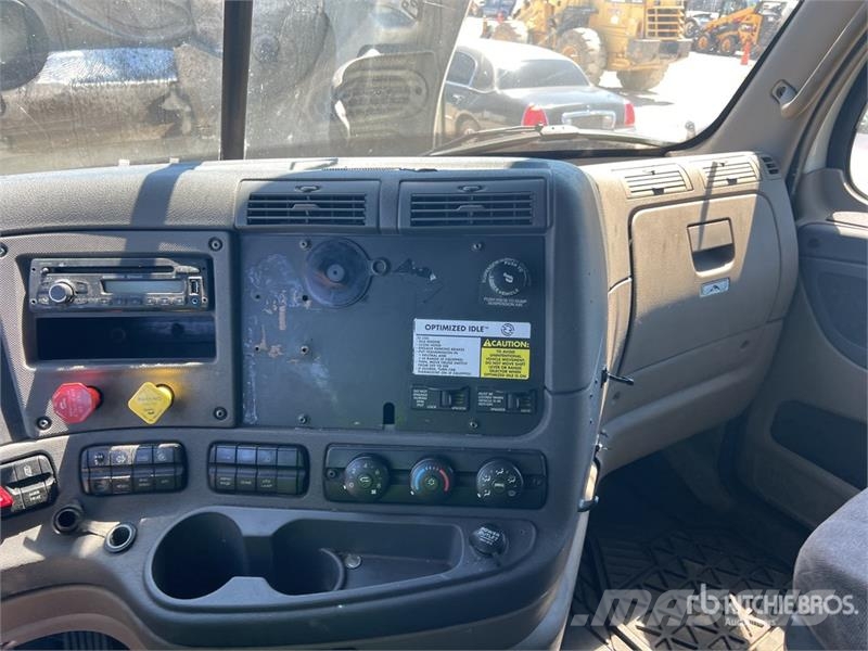 Freightliner Cascadia 125 6x4 T/A Sleeper Truck Tractor Tractor Units