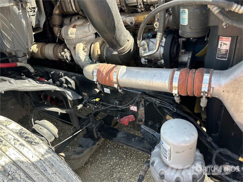 Freightliner Cascadia 126 6x4 T/A Sleeper Truck Tractor Motrici e Trattori Stradali