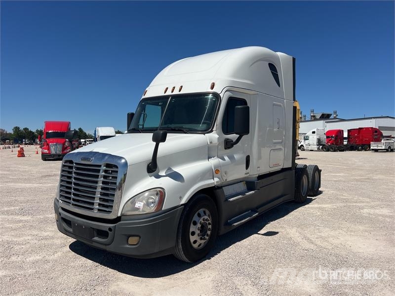 Freightliner Cascadia 125 6x4 T/A Sleeper Truck Tractor Tractor Units