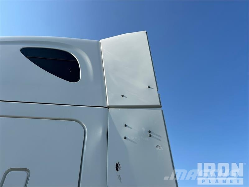 Freightliner Cascadia 126 Vilcēji