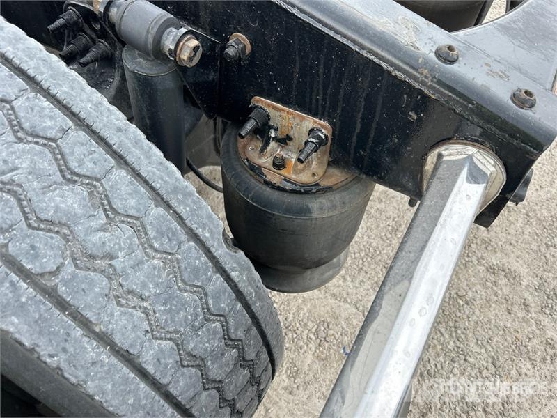 Freightliner Cascadia 126 6x4 Rebuilt Title** T/A Sleeper Truck Trekkers