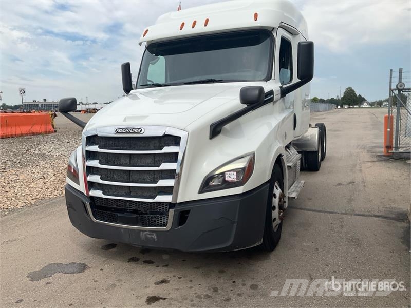 Freightliner Cascadia 126 6x4 T/A Sleeper Truck Tractor Çekiciler