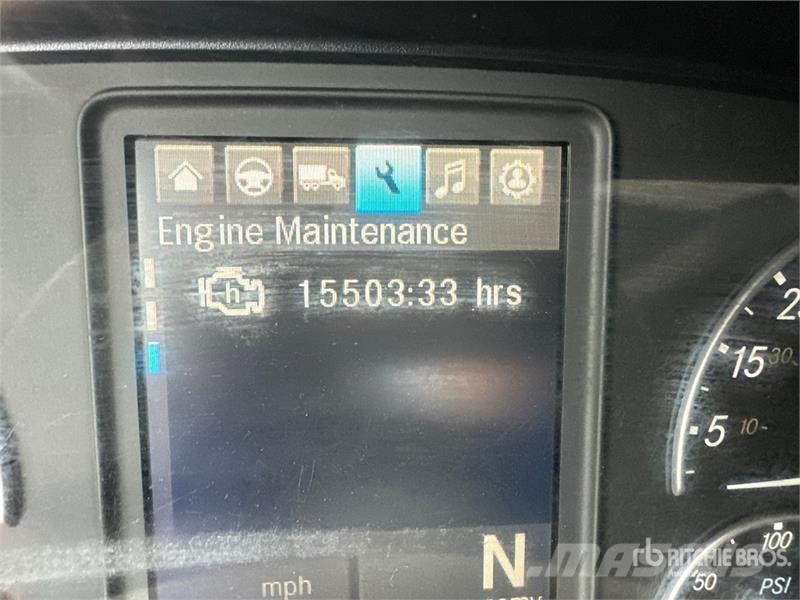 Freightliner Cascadia 126 6x4 T/A Sleeper Truck Tractor Nyergesvontatók