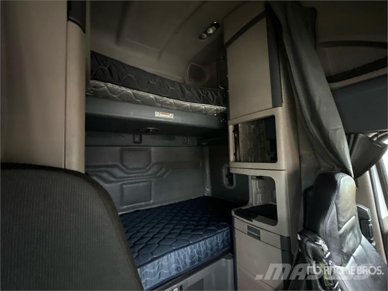 Freightliner Cascadia 125 T/A Sleeper Truck Tractor Sattelzugmaschinen