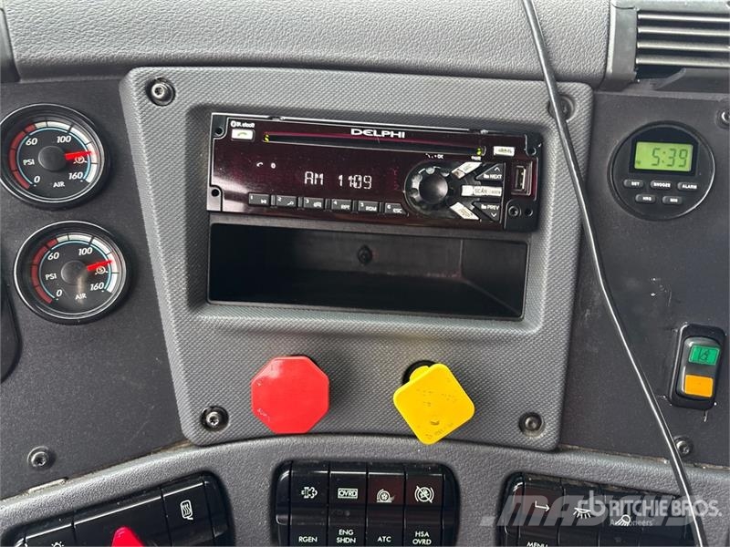 Freightliner Cascadia 125 6x4 T/A Sleeper Truck Tractor Tractor Units