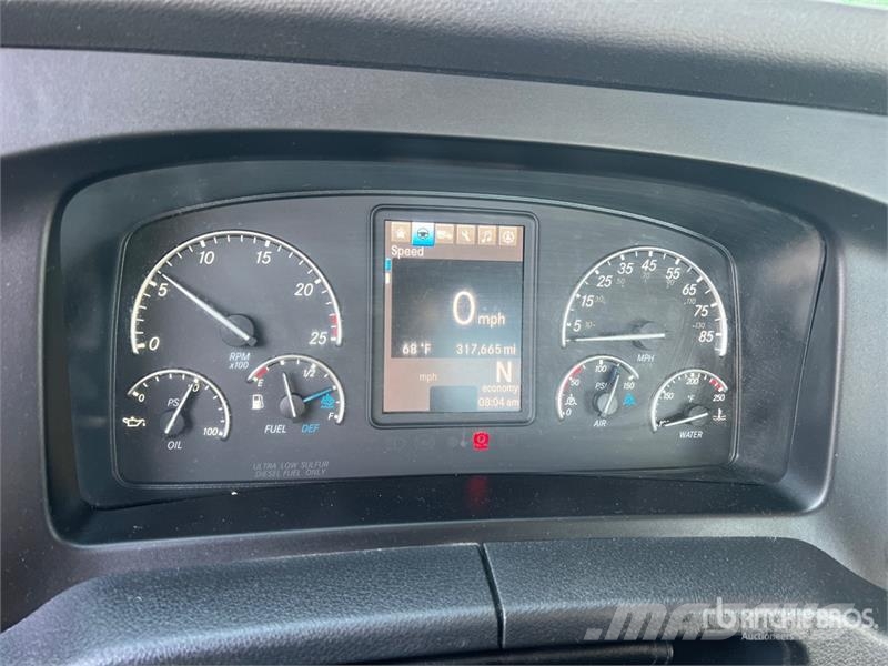 Freightliner Cascadia 126 Седельные тягачи