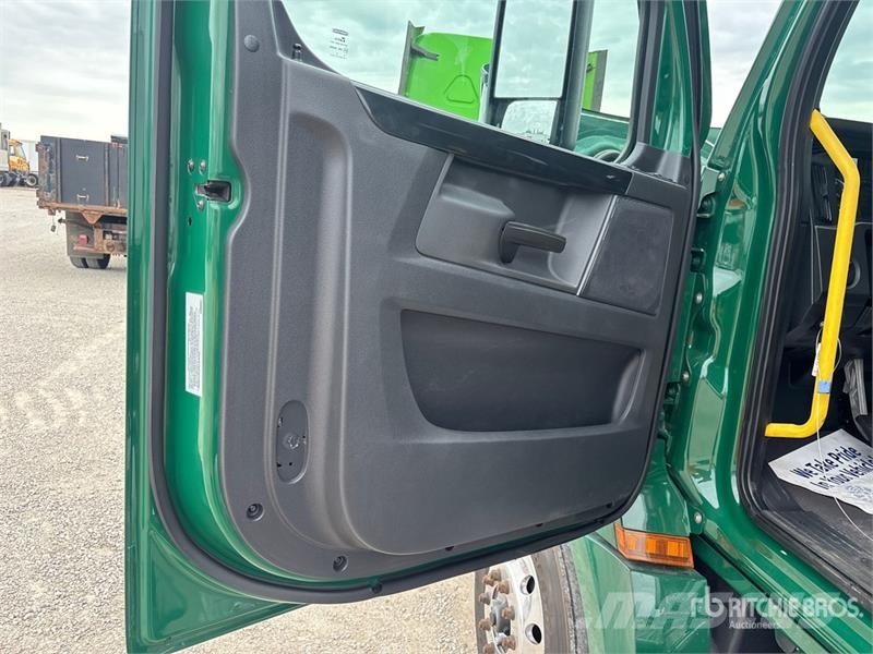 Freightliner Cascadia 126 Prime Movers