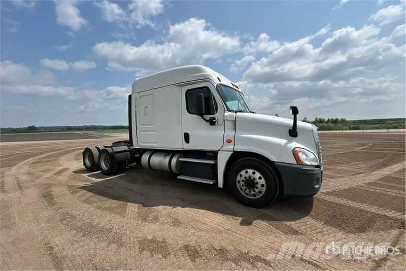 Freightliner Cascadia 125 6x4 T/A Sleeper Truck Tractor Tractor Units