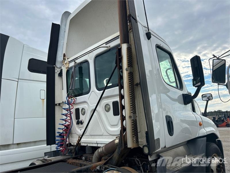 Freightliner Cascadia 125 Tractor Units