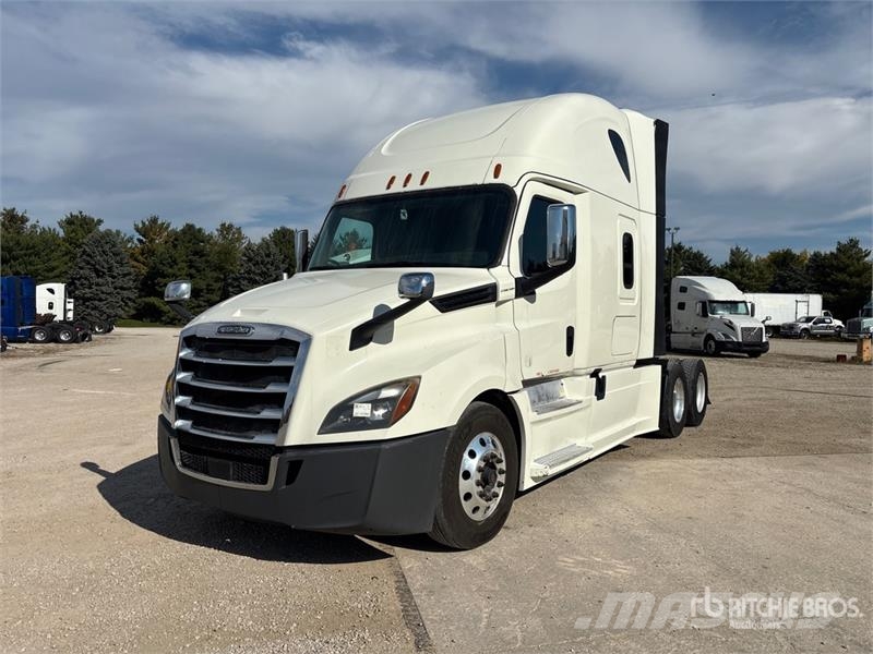 Freightliner Cascadia 126 6x4 T/A Sleeper Truck Tractor Nyergesvontatók