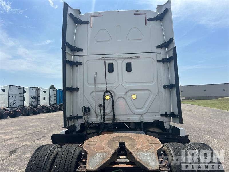 Freightliner Cascadia 125 Vetopöytäautot
