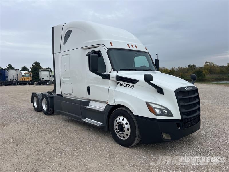 Freightliner Cascadia 126 6x4 T/A Sleeper Truck Tractor Motrici e Trattori Stradali