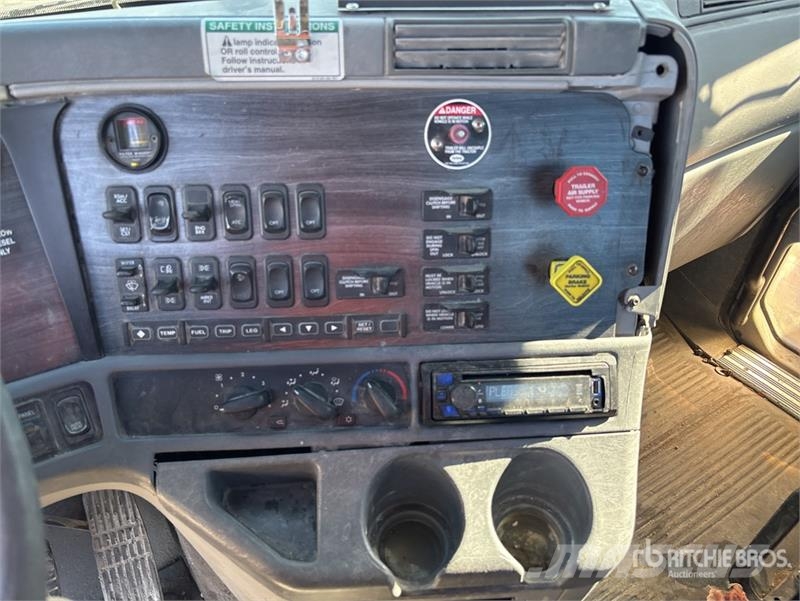 Freightliner Columbia 120 6x4 T/A Day Cab Truck Tractor Motrici e Trattori Stradali