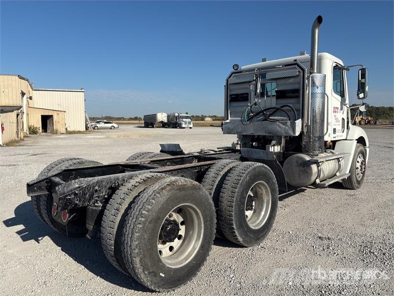 Freightliner Columbia 112 Vlačilci