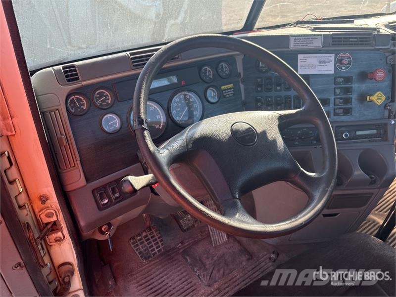 Freightliner Columbia 120 6x4 T/A Day Cab Truck Tractor Vlačilci