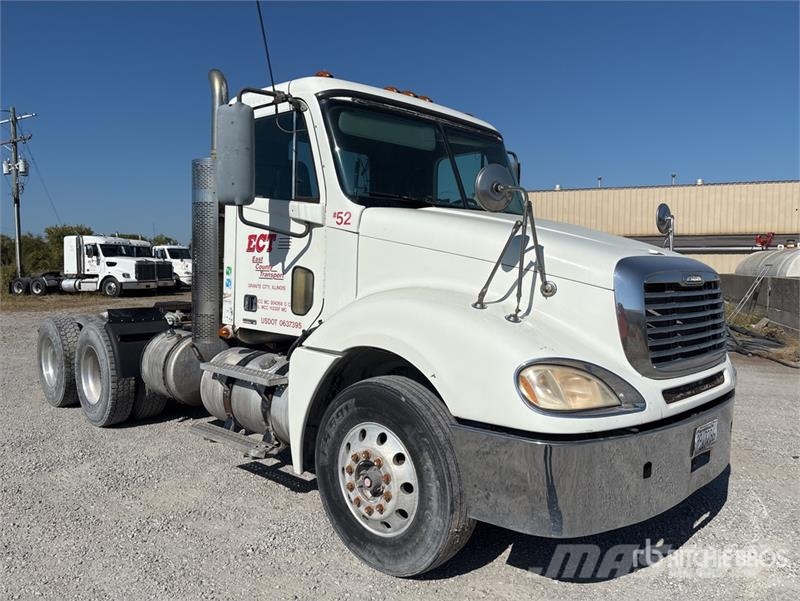 Freightliner Columbia 120 6x4 T/A Day Cab Truck Tractor Motrici e Trattori Stradali