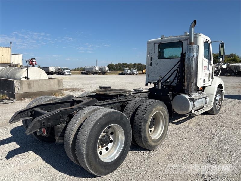 Freightliner Columbia 112 Тягачі