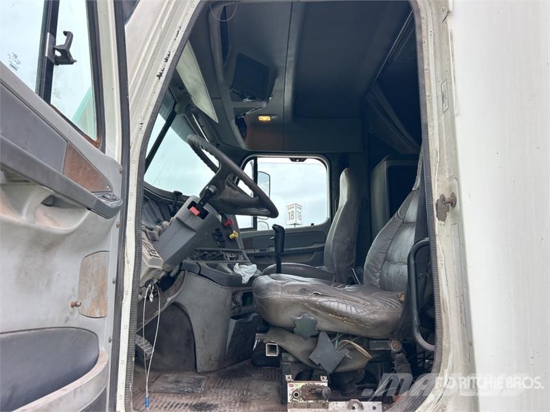 Freightliner Columbia 112 Trekkvogner