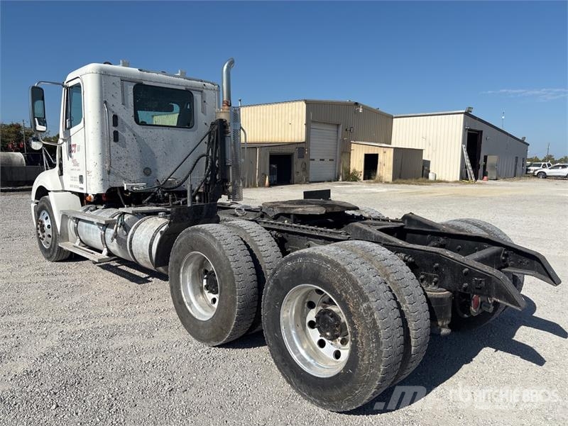 Freightliner Columbia 112 Тягачі