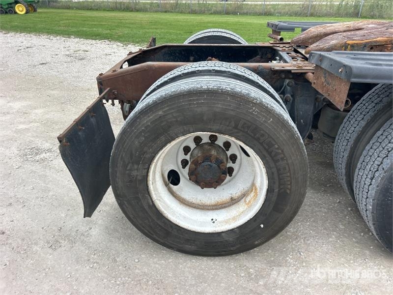 Freightliner Columbia 112 Trekkvogner