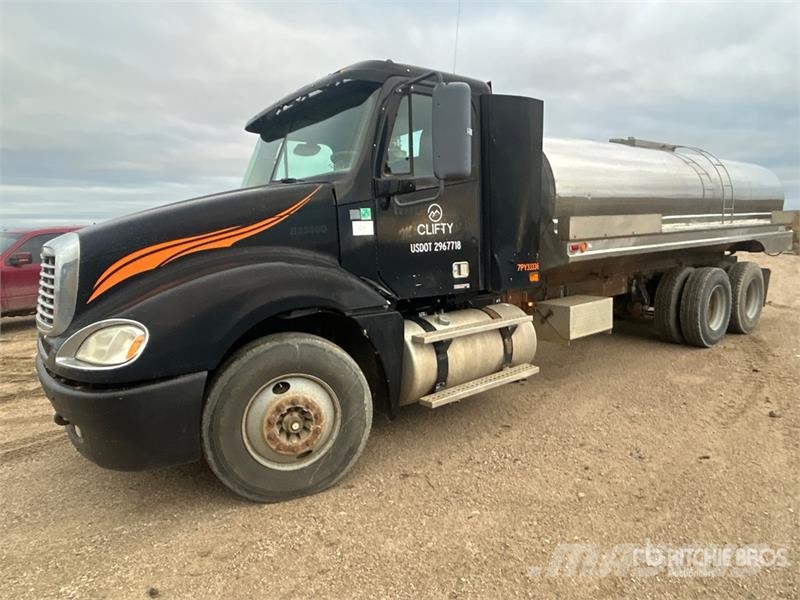 Freightliner Columbia 120 Tanker Truck Tanker trucks