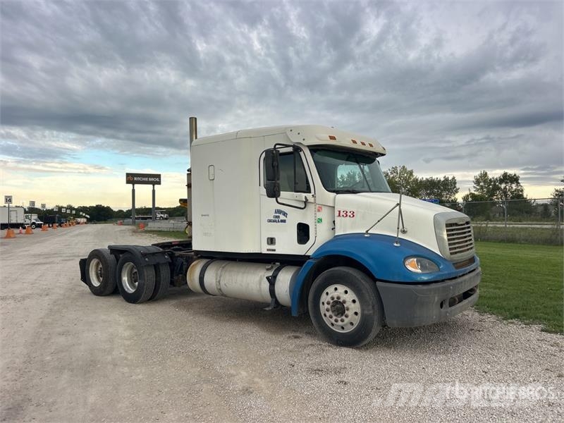 Freightliner Columbia 112 Trekkvogner