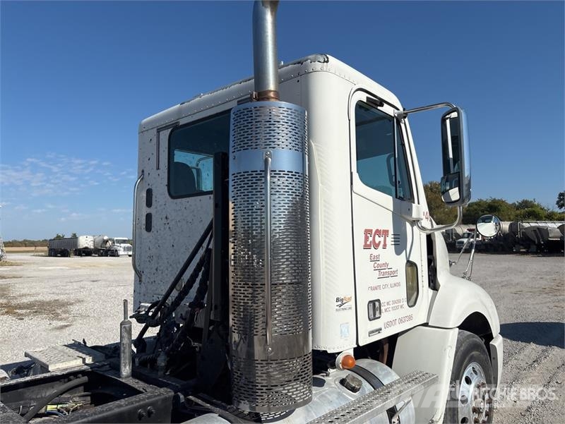 Freightliner Columbia 112 Тягачі