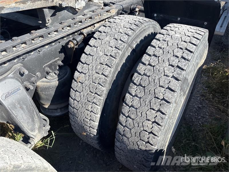 Freightliner Columbia 112 Тягачі