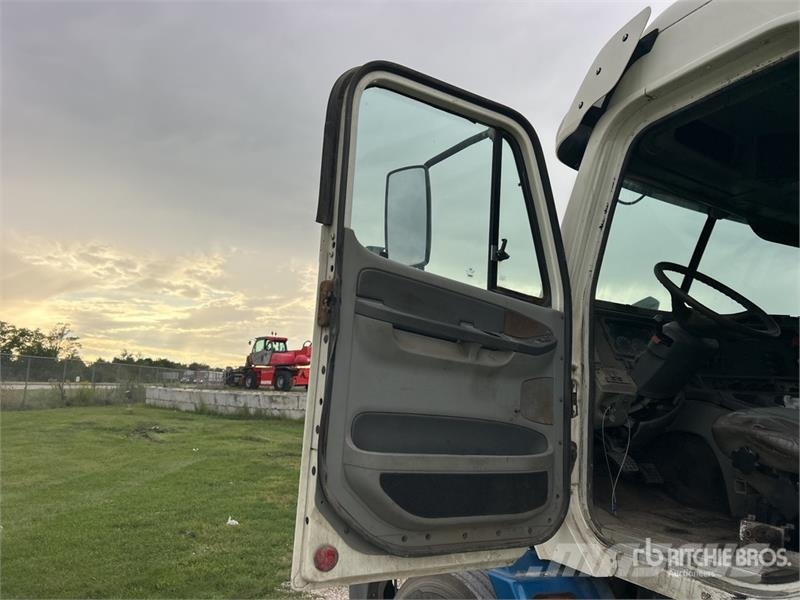 Freightliner Columbia 112 Trekkvogner
