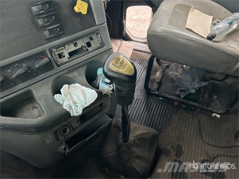 Freightliner Columbia 112 Trekkvogner