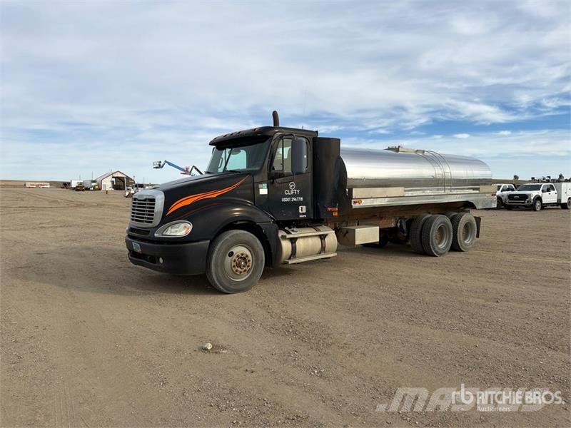 Freightliner Columbia 120 6x4 Tanker Truck Tovornjaki cisterne