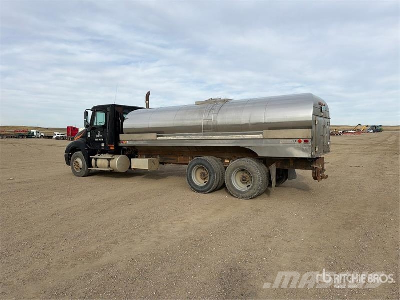 Freightliner Columbia 120 6x4 Tanker Truck Tovornjaki cisterne