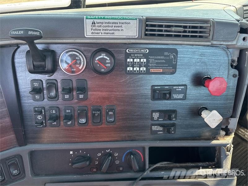 Freightliner Columbia 112 Тягачі