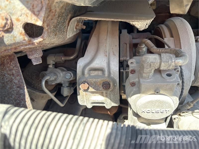 Freightliner Columbia 120 6x4 T/A Day Cab Truck Tractor Motrici e Trattori Stradali