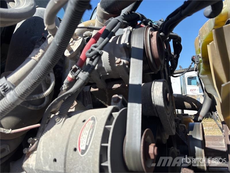 Freightliner Columbia 120 6x4 T/A Day Cab Truck Tractor Motrici e Trattori Stradali