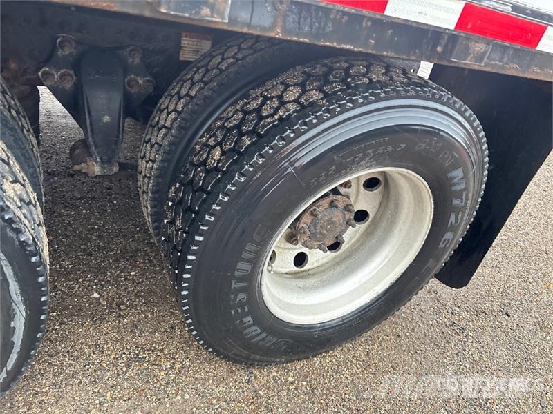 Freightliner Columbia 120 Platformas/izkraušana no sāniem