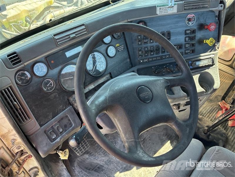 Freightliner Columbia 120 6x4 T/A Day Cab Truck Tractor Motrici e Trattori Stradali