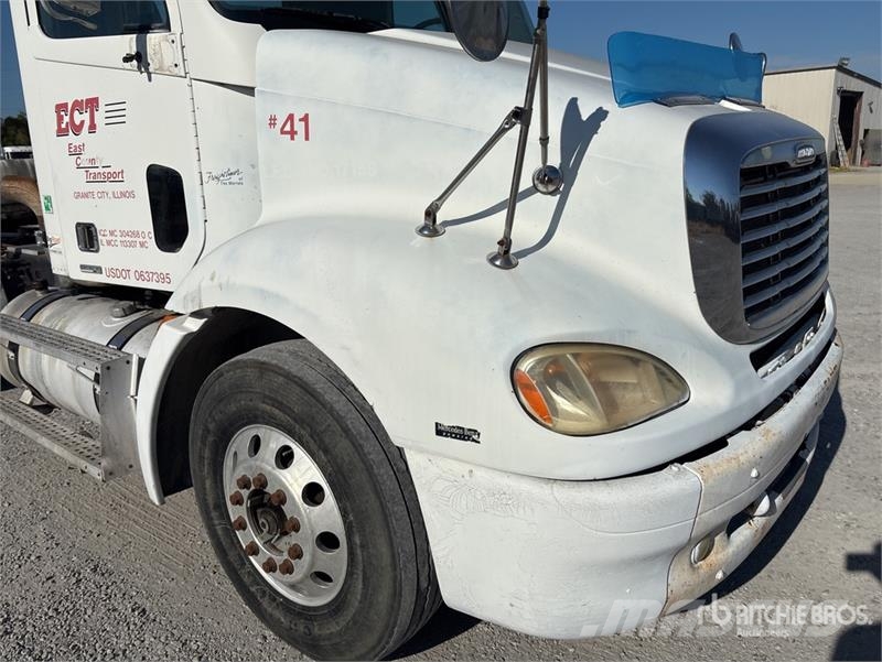 Freightliner Columbia 112 Vlačilci