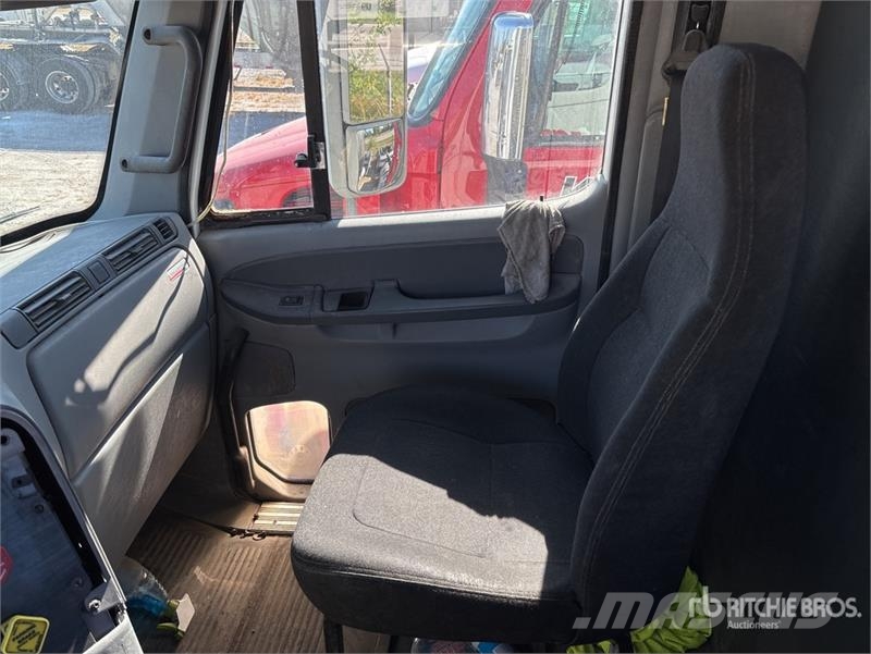 Freightliner Columbia 120 6x4 T/A Day Cab Truck Tractor Motrici e Trattori Stradali