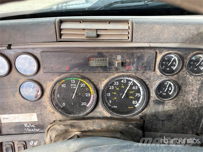 Freightliner Columbia 120 6x4 Tanker Truck Tovornjaki cisterne