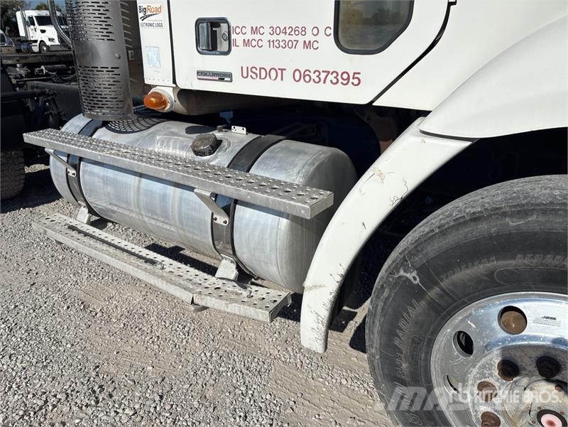 Freightliner Columbia 112 Тягачі