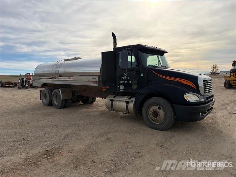 Freightliner Columbia 120 6x4 Tanker Truck Tovornjaki cisterne