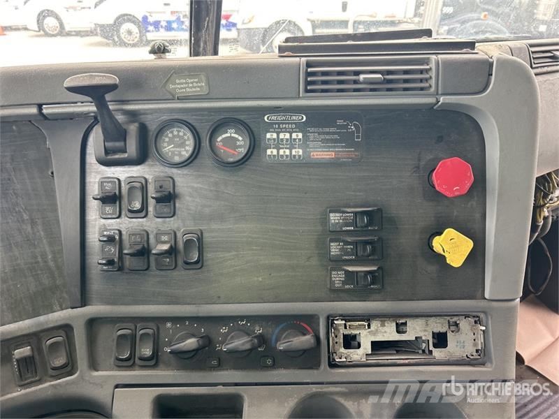 Freightliner Columbia 112 Trekkvogner