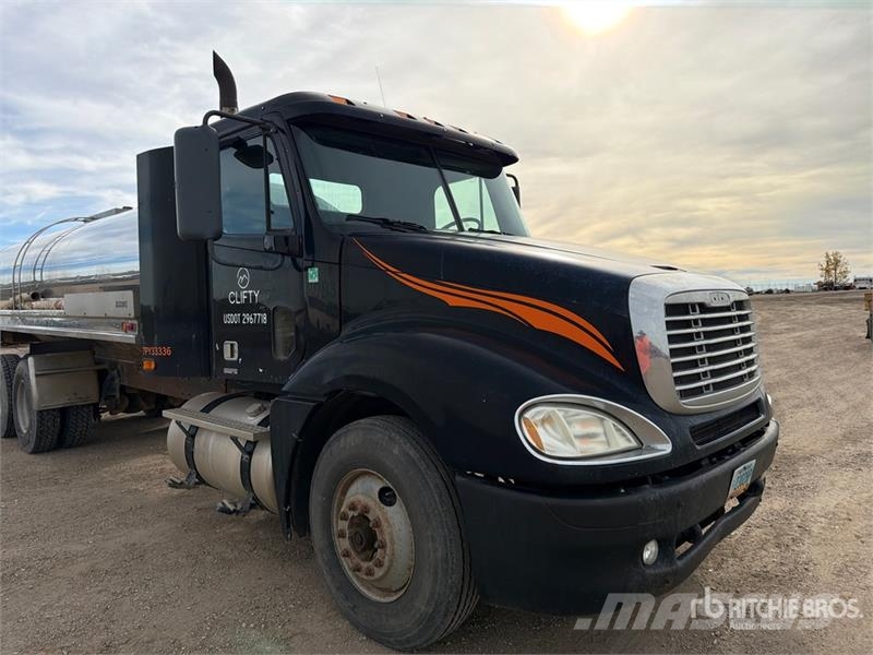Freightliner Columbia 120 6x4 Tanker Truck Tovornjaki cisterne