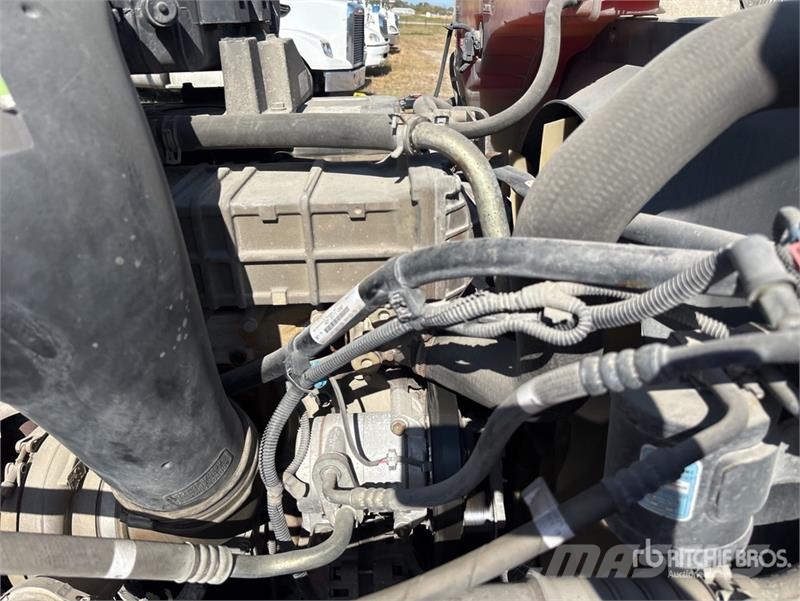 Freightliner Coronado 122SD Тягачі