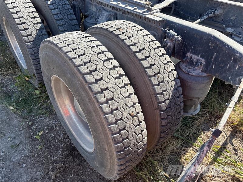 Freightliner Coronado 122SD Тягачі