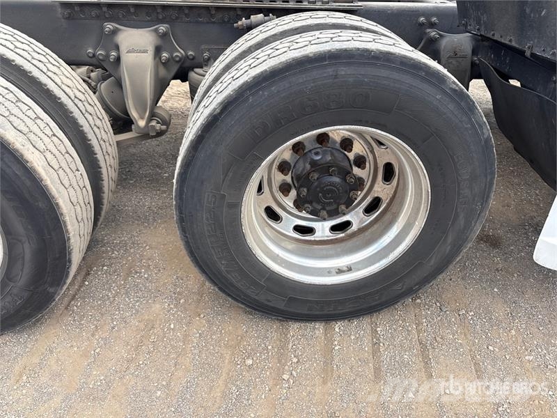 Freightliner Coronado 132 6x4 T/A Sleeper Truck Tractor (Glider Vlačilci